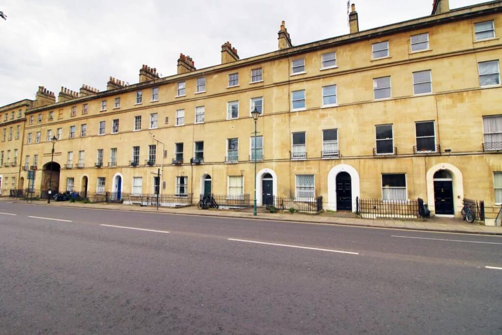 3Bedroom Georgian Apartment, 5 Beds, 5 Mins From Bath Abbey Exterior photo